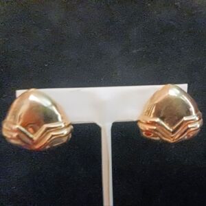 14k gold pierced earrings